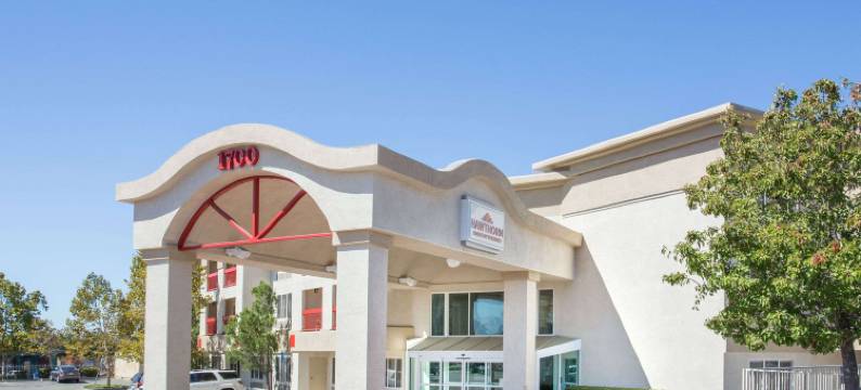 利弗莫尔葡萄酒乡浩枫温德姆公寓(Hawthorn Suites by Wyndham Livermore Wine Country)图片