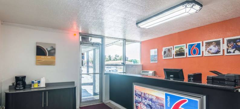 杰克森维尔贸易风汽车旅馆 TX US 69(Trade Wind Motel Jacksonville TX US 69)图片