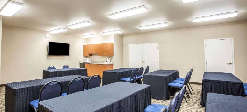 西雅图费多威凯艺套房酒店(Quality Inn & Suites Federal Way - Seattle)图片