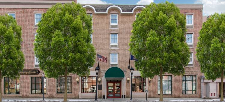 希彭斯堡大学凯隆套房酒店(Clarion Hotel & Suites University-Shippensburg)图片