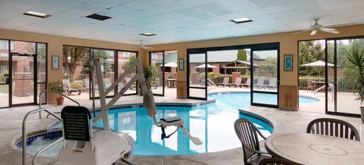 帕克斯堡南舒适套房酒店(Comfort Suites Parkersburg South)图片