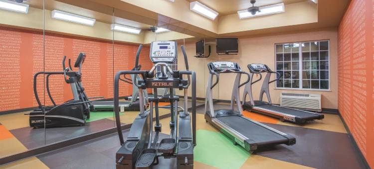 本顿维尔拉昆塔温德姆套房酒店(La Quinta Inn & Suites by Wyndham Bentonville)图片