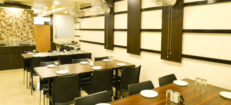 OYO Flagship 4387 Hotel Theem Plaaza图片