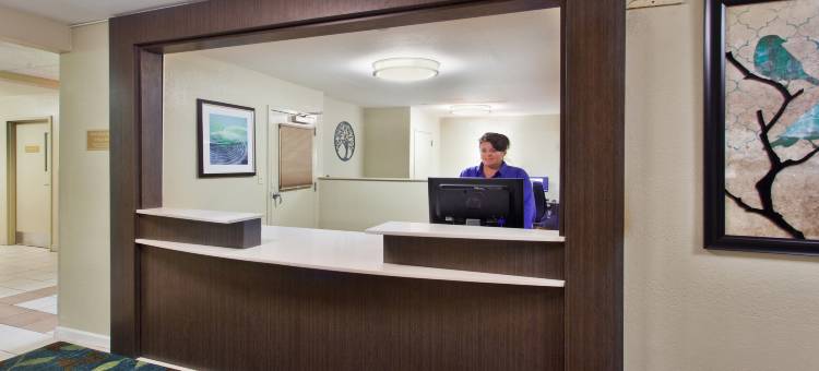 索内斯塔简约套房-克利夫兰北奥姆斯特德机场(Sonesta Simply Suites Cleveland North Olmsted Airport)图片