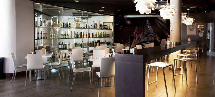 马德里机场täCH酒店(Tach Madrid Airport)图片