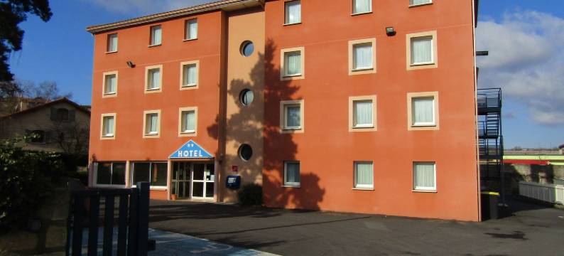 德尔图尔勒普恩维利吉利亚德直营酒店(Deltour Hotel le Puy En Velay)图片