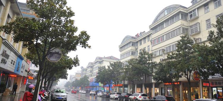 新县宾馆(亚兴超市店)图片