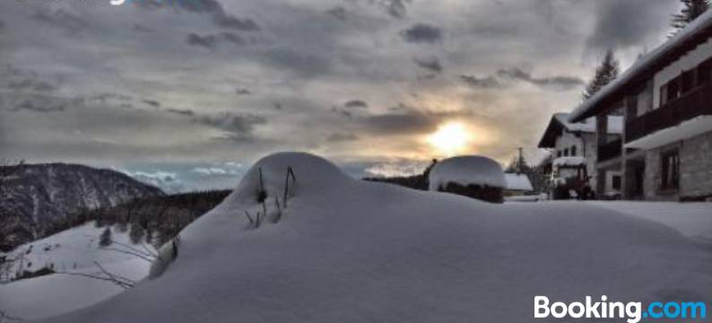 勒科因德斯梅乐泽斯旅馆(Le Coin des Mélèzes - Ski, Nature & Trek - Camere in Baita di Montagna)图片