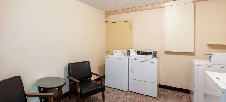 苏城萨金特布拉夫罗德威酒店(Rodeway Inn Sergeant Bluff - Sioux City)图片