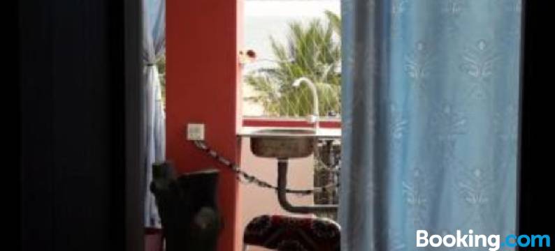阿达莱彻耐海滩宾馆(Beach Guest House Addalaichenai)图片