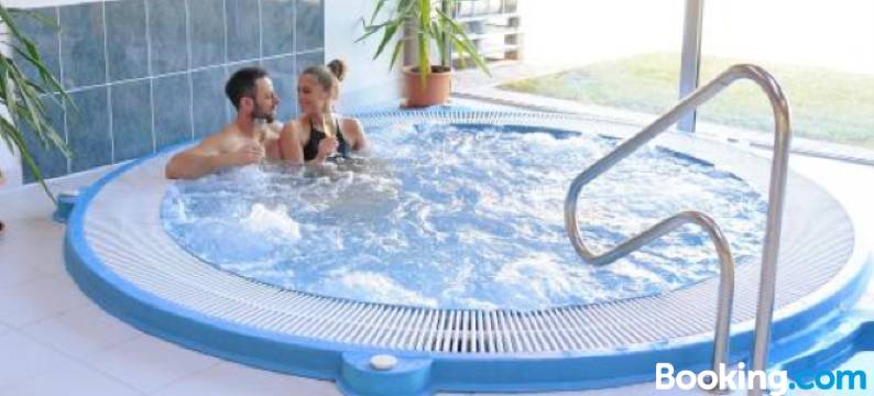 哈啦斯科尔特巴达索尼酒店(Hotel Halászkert Badacsony)图片