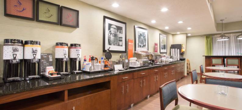 桑顿温德姆呗盟酒店(Baymont by Wyndham Thornton)图片