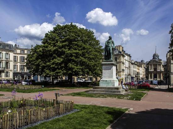 凡爾賽宮阿德吉奧公寓酒店