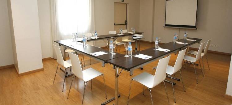 巴塞罗那波布雷诺旅馆(Travelodge Barcelona Poblenou)图片