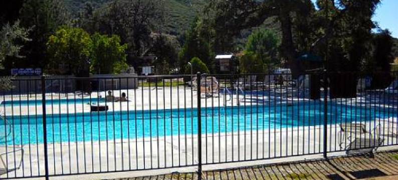 欧克扎尼塔温泉营地3号度假屋(Oakzanita Springs Camping Resort Cottage 3)图片