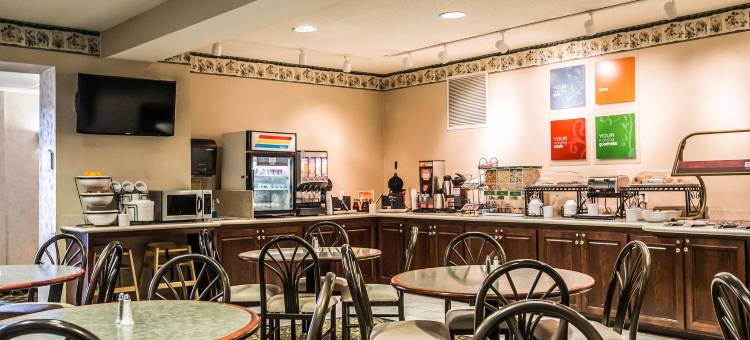 狄克逊凯艺套房酒店 - 近 I-88(Quality Inn & Suites Dixon Near I-88)图片