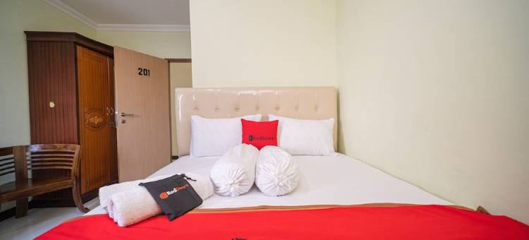 RedDoorz Syariah Near MTC Karebosi图片