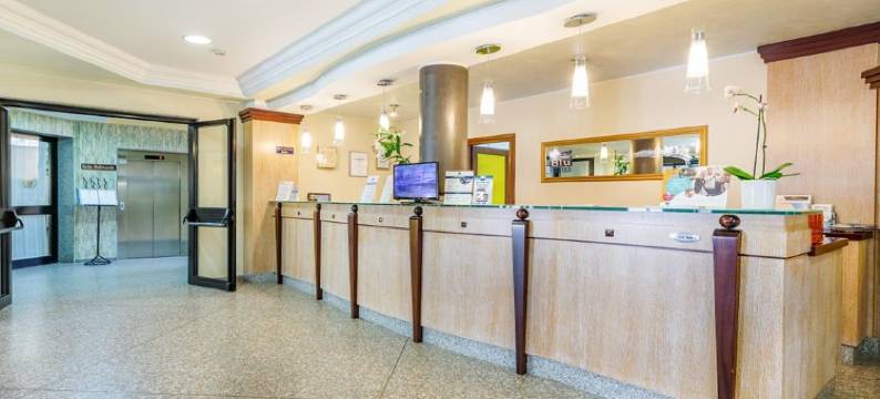 丽娜酒店(Rina Hotel)图片