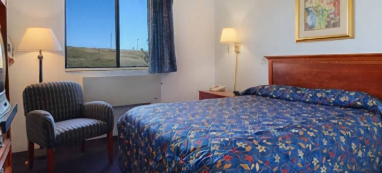 庞蒂亚克速8酒店(Super 8 by Wyndham Pontiac)图片