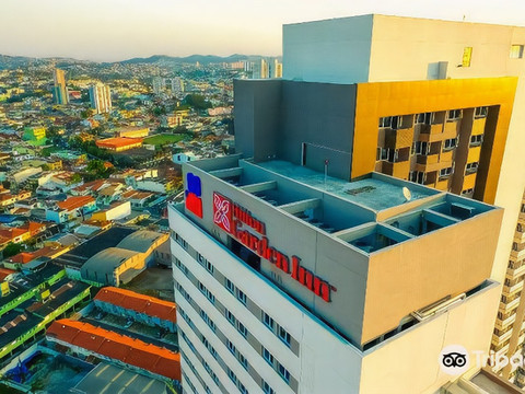 圣安德雷希尔顿花园酒店