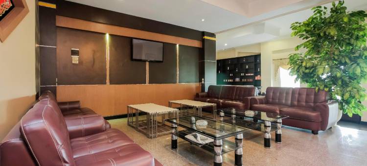 RedDoorz Plus near Depati Amir Airport图片