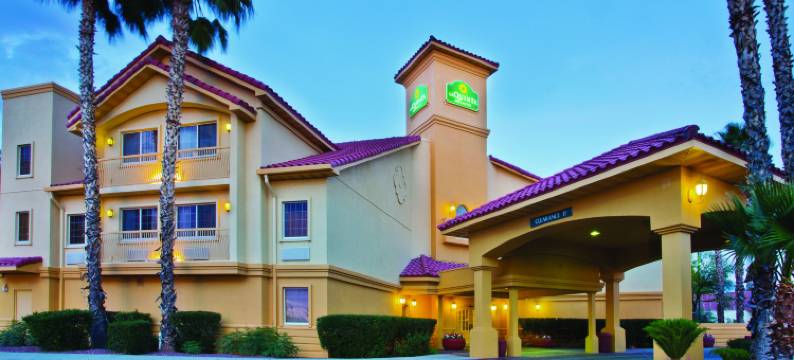 图森机场拉昆塔温德姆套房酒店(La Quinta Inn & Suites by Wyndham Tucson Airport)图片