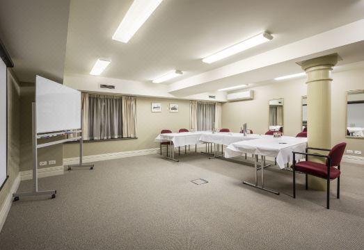 Launceston Central Apartment Hotel OfficialHotel Overview