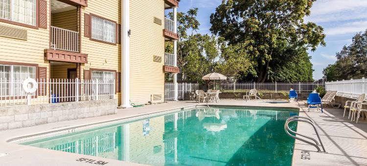 雷德布拉夫 I-5 附近舒适全套房酒店(Comfort Suites Red Bluff Near I-5)图片