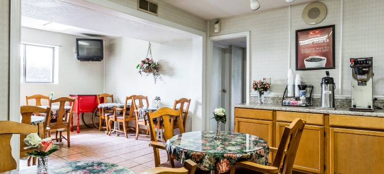 马修斯夏洛特伊克诺旅馆(Econo Lodge Inn & Suites Matthews - Charlotte)图片