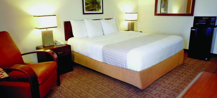 巴尔的摩北怀特马什拉昆塔温德姆套房酒店(La Quinta Inn & Suites by Wyndham Baltimore N / White Marsh)图片