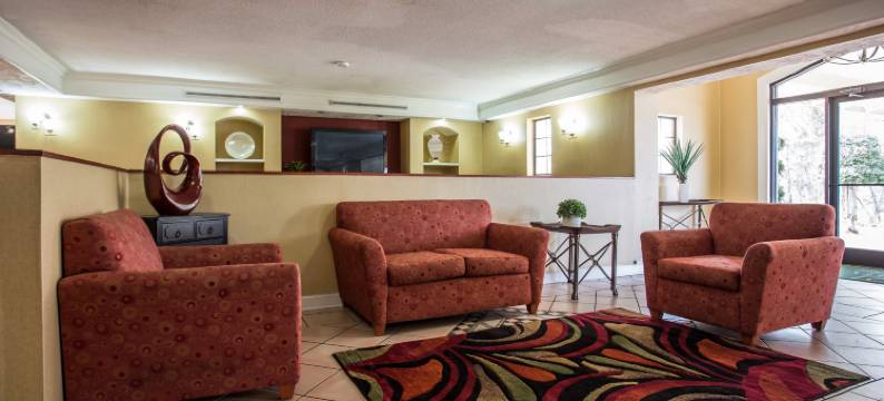 品质酒店及套房-机场(Quality Inn & Suites Airport)图片