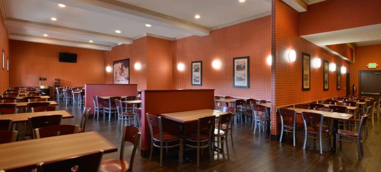 斯托瓦尔贝斯特韦斯特优质酒店(Best Western Plus Stovall's Inn)图片
