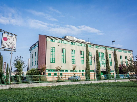 西点机场酒店