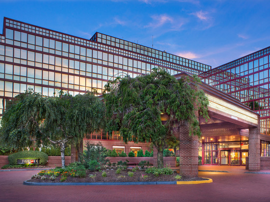 拉瓜迪亚广场酒店