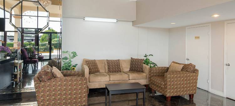 西能源走廊伊克诺套房酒店(Econo Lodge Inn & Suites West – Energy Corridor)图片