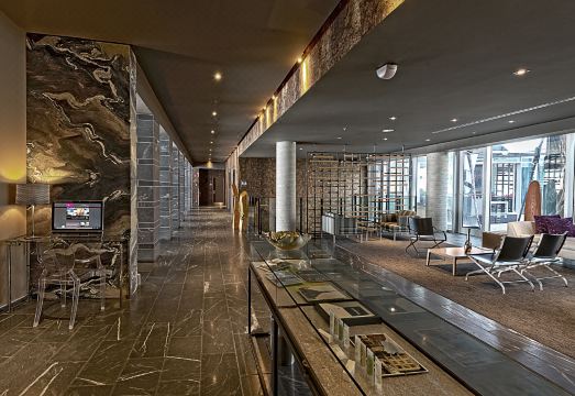 Hotel10 Hotel Overview