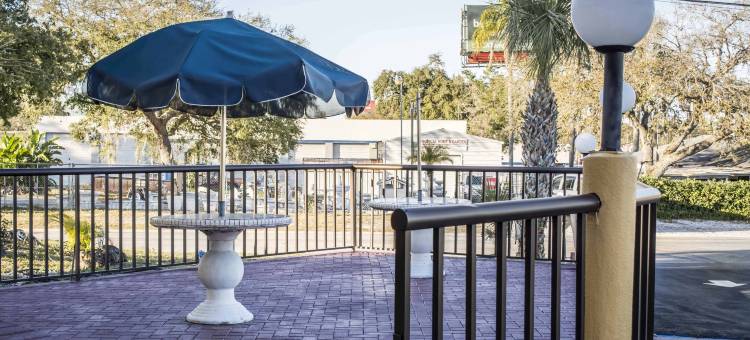 克里尔沃特-但尼丁罗德威酒店(Rodeway Inn Clearwater-Dunedin)图片