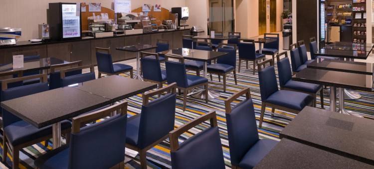 智选假日套房酒店帕萨迪纳的科罗拉多大道。(Holiday Inn Express & Suites Pasadena - Los Angeles)图片