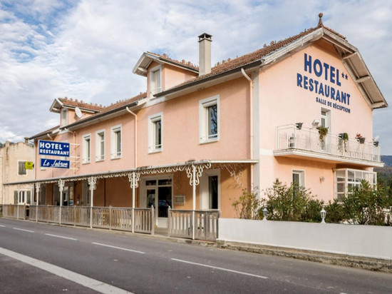 雅布罗罗吉斯酒店