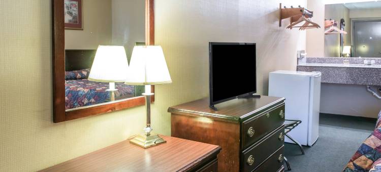 皮托斯基温德姆速8酒店(Super 8 by Wyndham Petoskey)图片