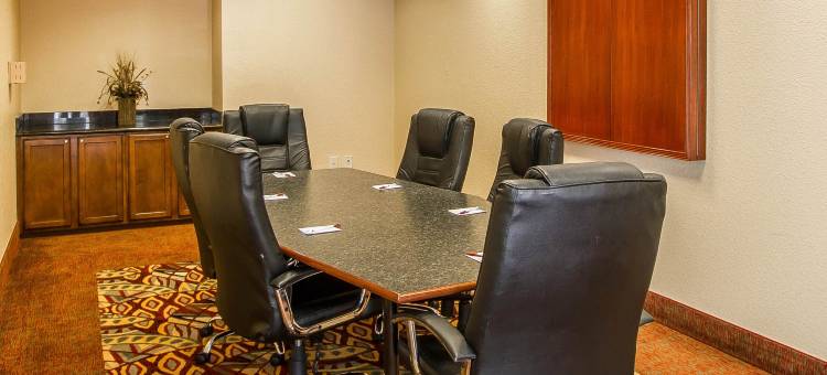 格兰岱尔州立农场体育场区舒适套房酒店(Comfort Suites Glendale - State Farm Stadium Area)图片