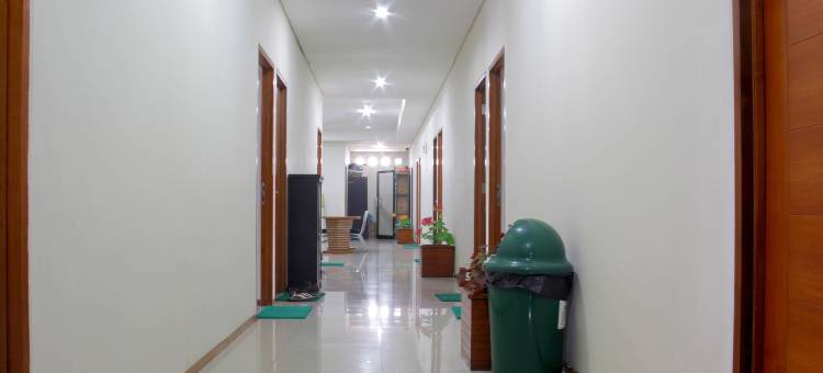 RedDoorz Near Paris Van Java图片