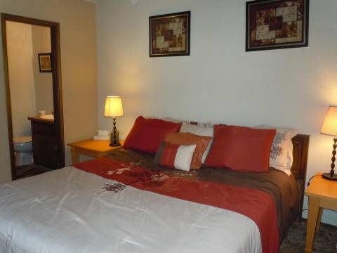 Two-Bedroom Deluxe Unit #3 by Escape for All Seasons Bus LIC #23546