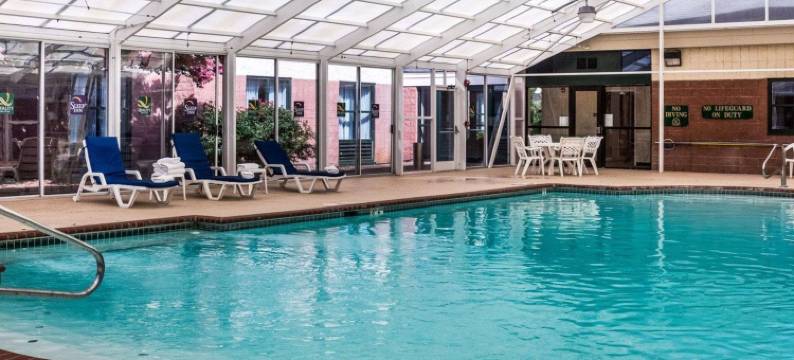 赖特湖诺福克机场品质套房酒店(Quality Suites Lake Wright Norfolk Airport)图片