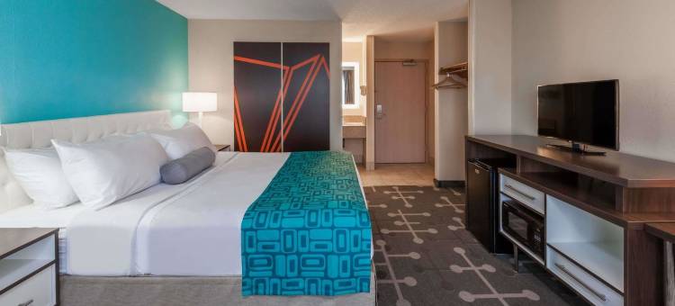 罗姆鲁斯底特律大都会机场豪生酒店(Howard Johnson by Wyndham Romulus Detroit Metro Airport)图片