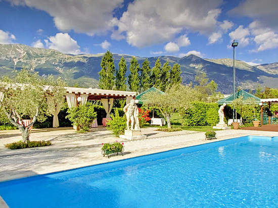 圣克罗斯会议酒店