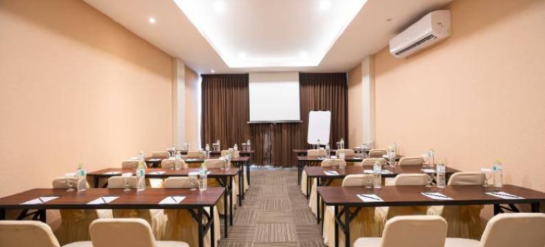 雅加达格罗丽亚格洛戈尔套房酒店(The Gloria Suites Grogol)图片