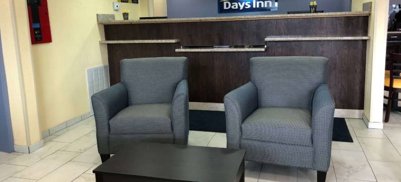 查尔斯镇/哈珀斯费里戴斯酒店(Days Inn by Wyndham Charles Town)图片