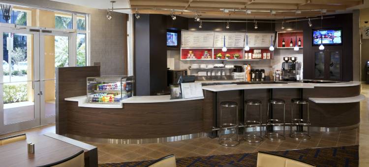 迈阿密戴德兰万怡酒店(Courtyard Miami Dadeland)图片