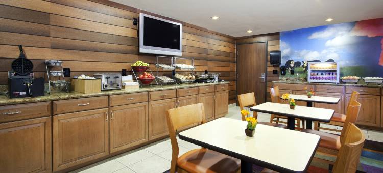 凤凰城北/鹿谷舒适套房酒店(Comfort Inn & Suites Phoenix North - Deer Valley)图片